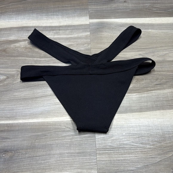 🏴 Zaful Black Crisscross Bikini Bottom side 8  NEW - Picture 4 of 6